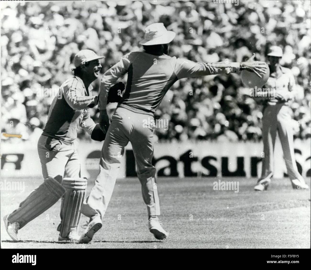 1967 - Howzat: Gregg Chappell, the Australian Captain, had a good grasp of on inflation, when he lunged to his right to take an easy catch of a wayward baloon - during the Australia-India one-day match in Sydney. His lightning reflexes delighted wicket keeper Rodney. Chappell handed it ti keeper Rodney Marsh who tucked it under his arms and strolled to the boundary to the delight of the players and spectators. © Keystone Pictures USA/ZUMAPRESS.com/Alamy Live News Stock Photo