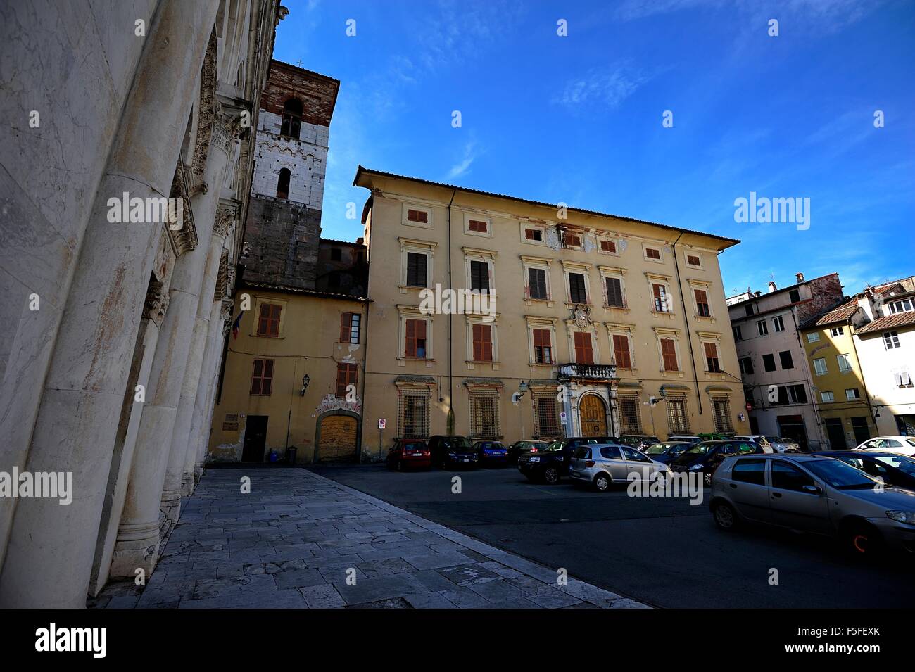 Piazza santa maria lucca italy hi-res stock photography and images - Alamy