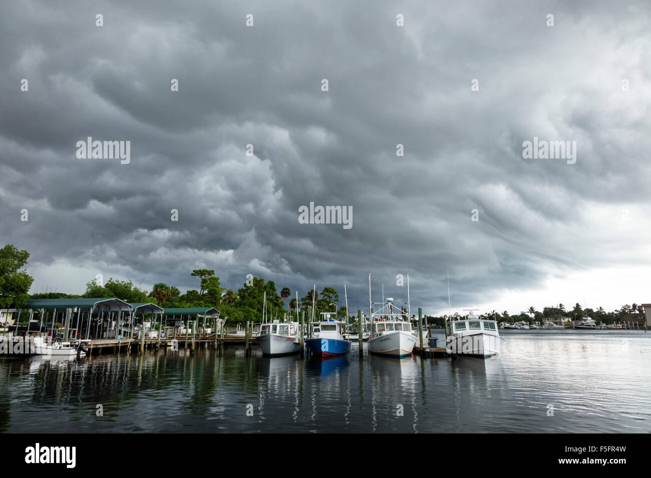 Florida Port Salerno,Waterfront District,Manatee Pocket,marina,storm