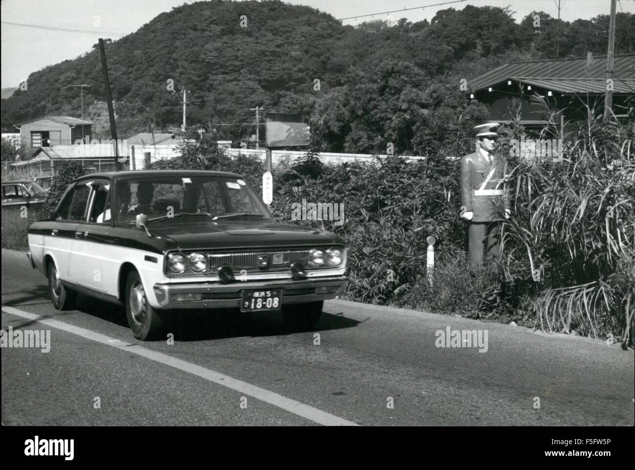 1972 Dummy Cops Slow Speedsters In Japan Life like models of Stock