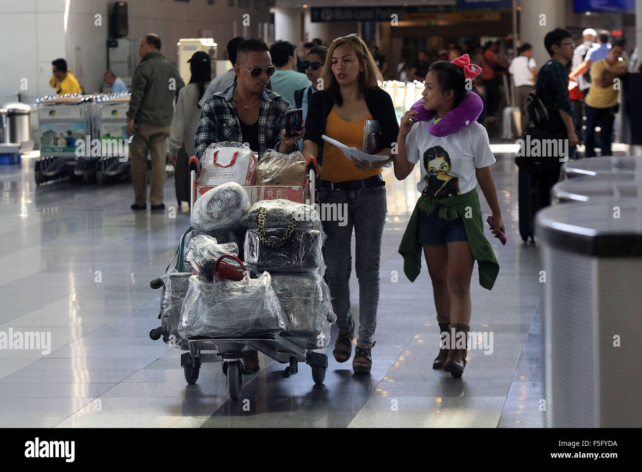 Plastic wrap airport hires stock photography and images Alamy