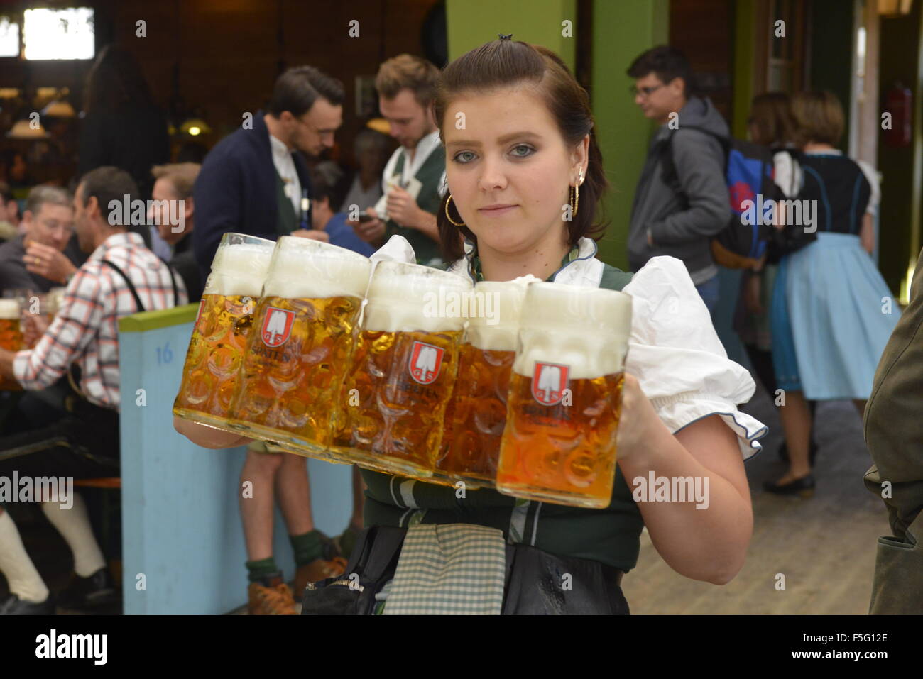 Oktoberfest munich beer waitress hi-res stock photography and images ...