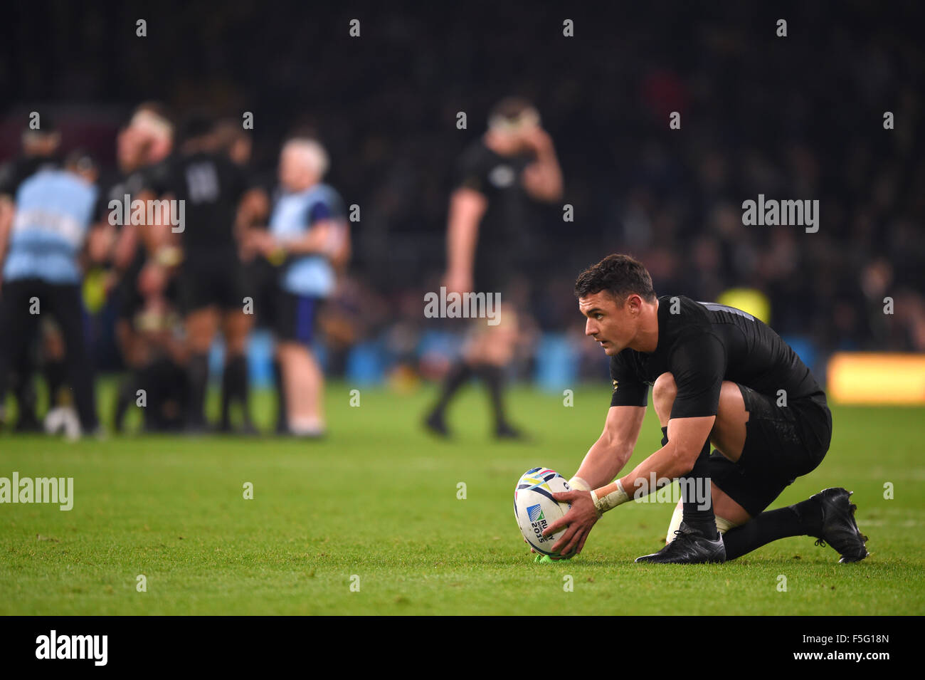 London, UK. 31st Oct, 2015. Dan Carter (NZL) Rugby : Dan Carter of New Zealand prepares to take a kick during the 2015 Rugby World Cup final match between New Zealand and Australia at Twickenham in London, England . © FAR EAST PRESS/AFLO/Alamy Live News Stock Photo