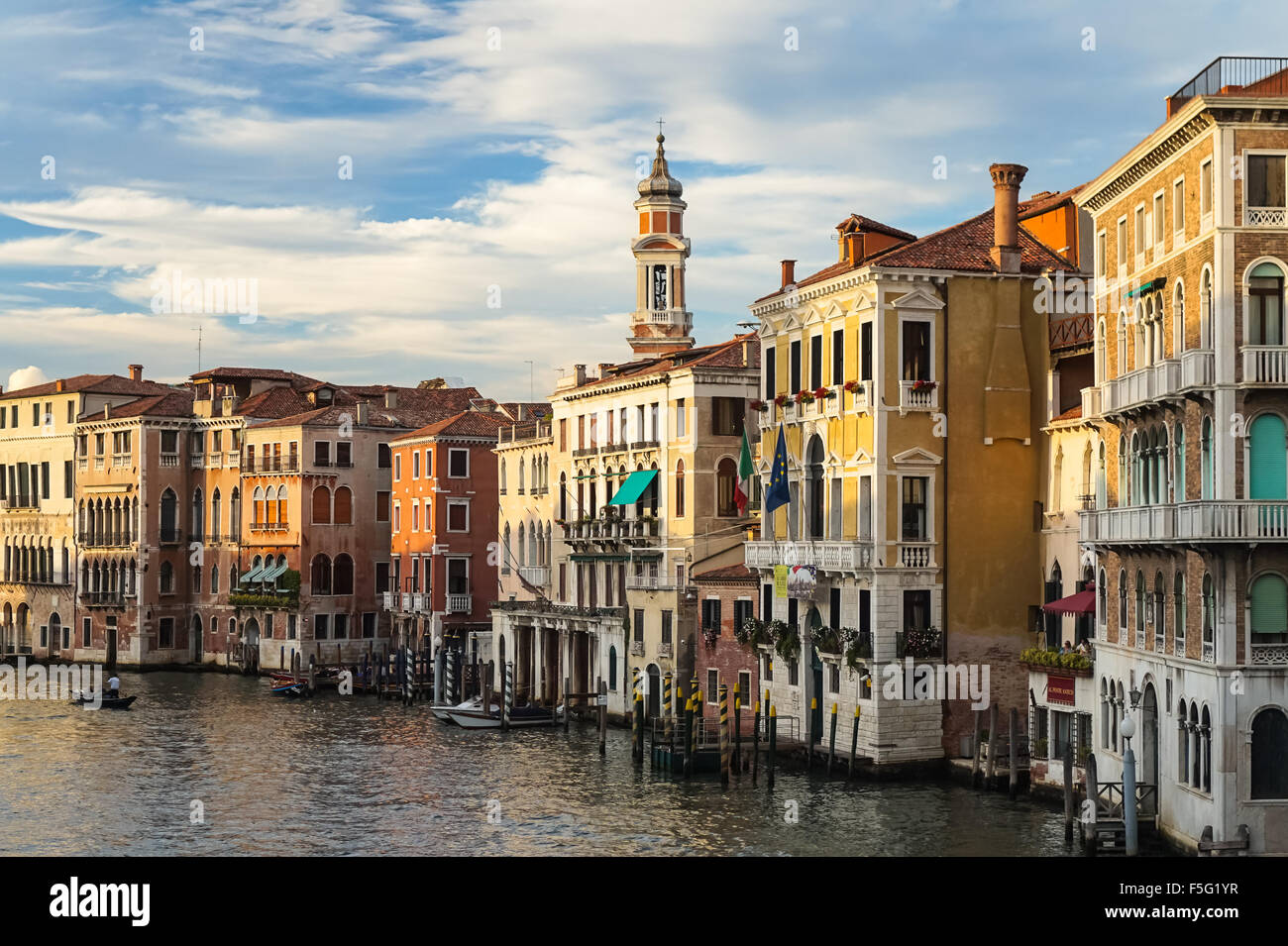 Venetian canal old buildings hi-res stock photography and images - Alamy