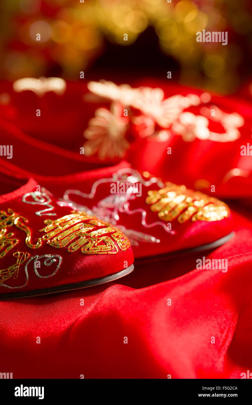 Chinese wedding shoes hi-res stock photography and images - Alamy, image size:866x1390
