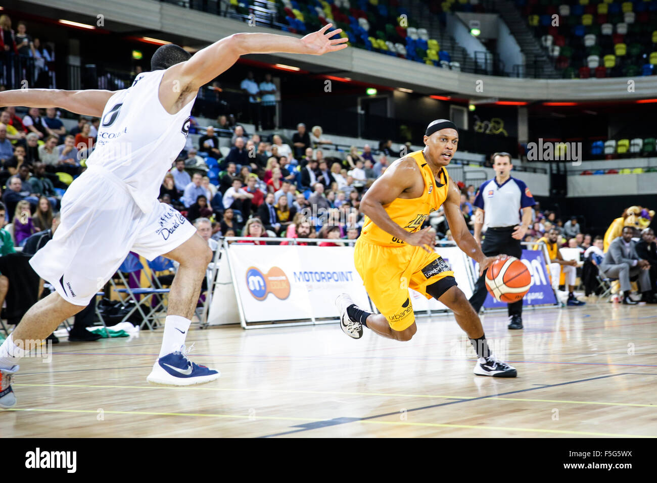 London UK. 29th October, 2015. London Lion's Andre Lockhart with the ball. London Lions vs Manchester Giants BBL game at the Cop Stock Photo