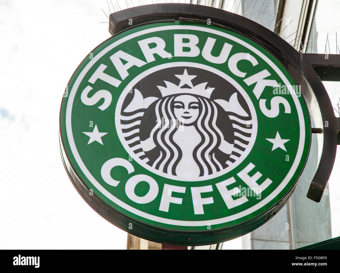 Starbucks storefront sign Stock Photo Alamy