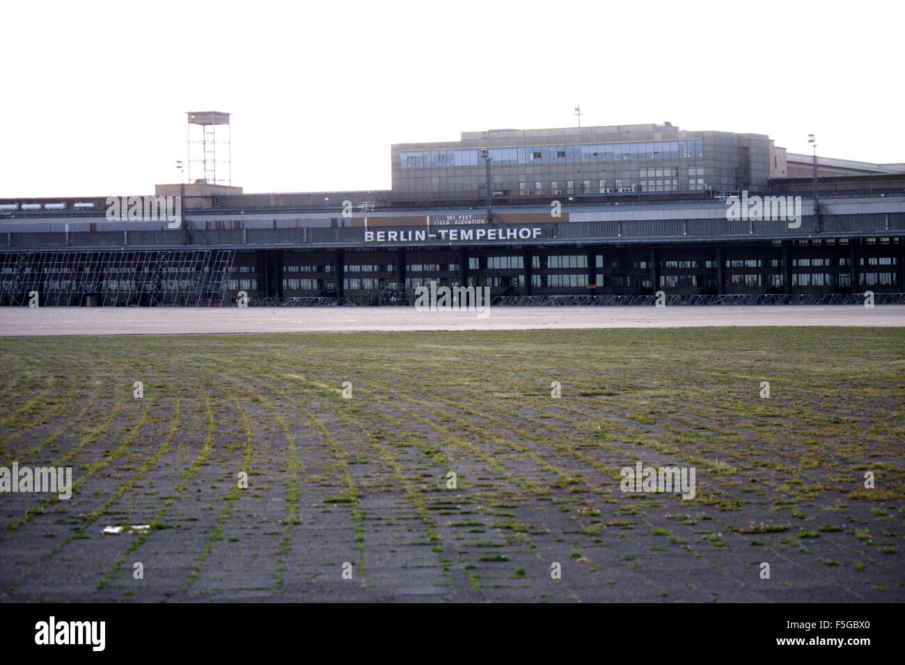 Impressionen: Tempelhofer Feld auf dem Gelaende des frueheren Flughafen Tempelhof, Berlin-Tempelhof. Stock Photo