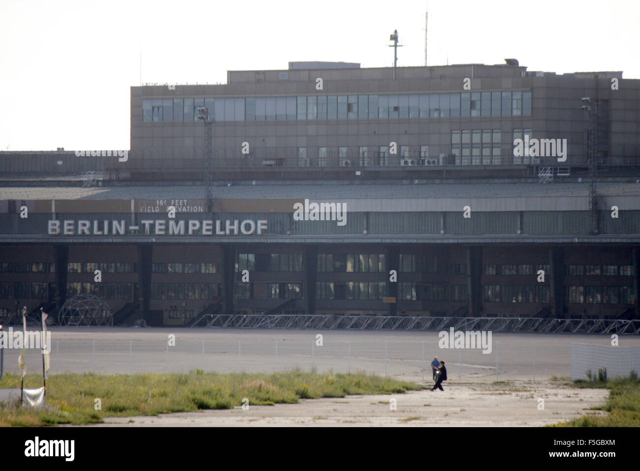 Impressionen: Tempelhofer Feld auf dem Gelaende des frueheren Flughafen Tempelhof, Berlin-Tempelhof. Stock Photo