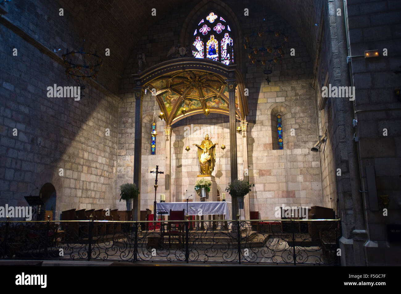 St Anna with her daughter the Virgin Mary & Jesus in High Parish Church of St Anna, founded in 1141 by The Equestrian Order of the Holy Sepulchre in Jerusalem located in city centre of Barcelona Catalonia Spain ES Stock Photo