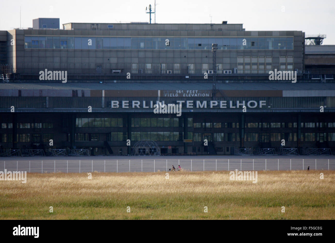 Impressionen: Tempelhofer Feld auf dem Gelaende des frueheren Flughafen Tempelhof, Berlin-Tempelhof. Stock Photo