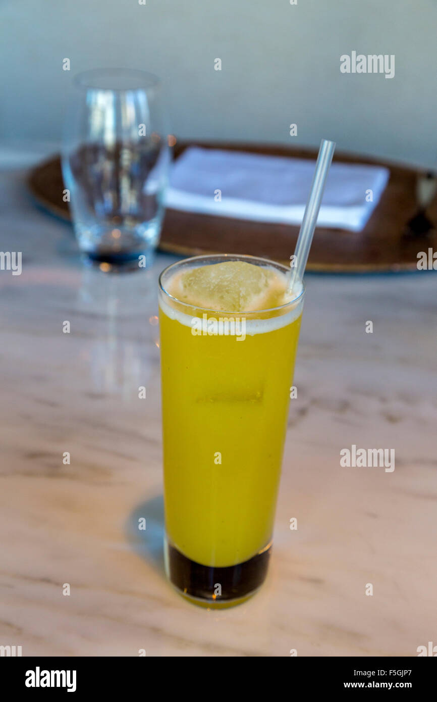 Pineapple palm hires stock photography and images Alamy