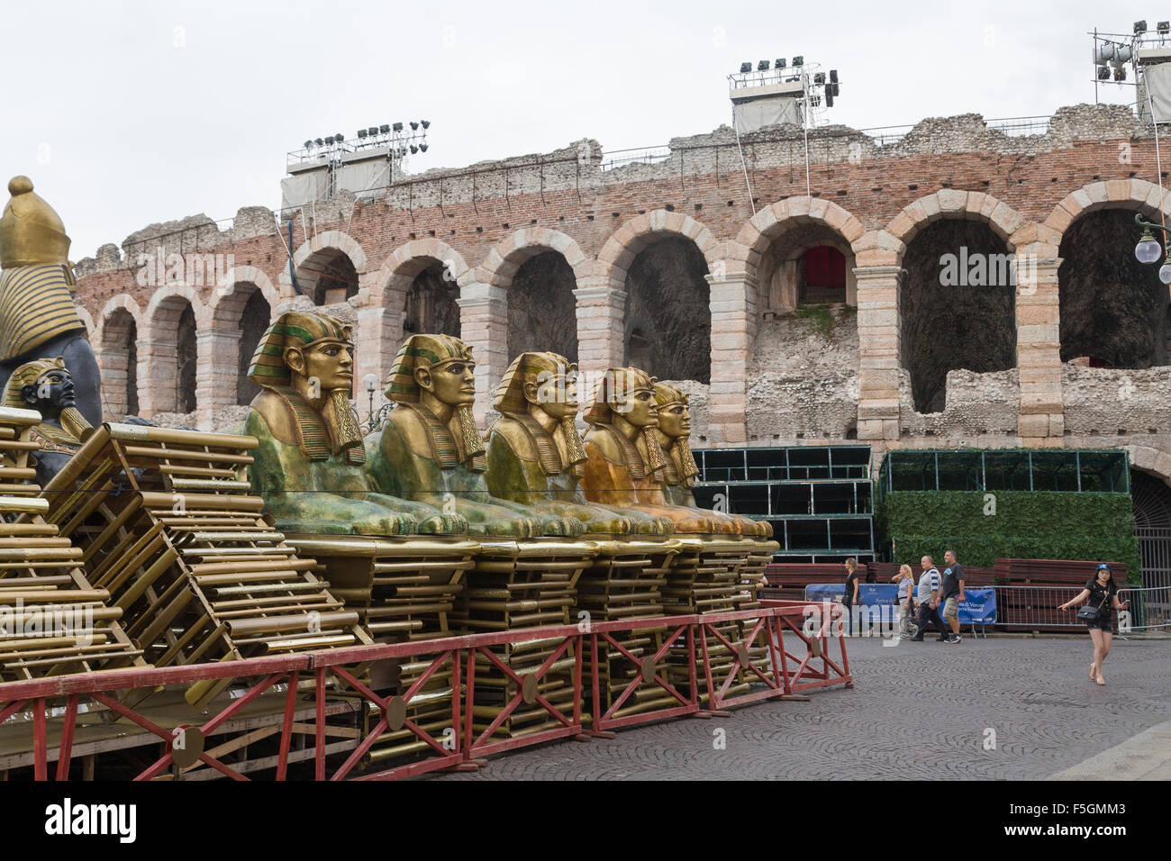 Opera props hi-res stock photography and images - Alamy