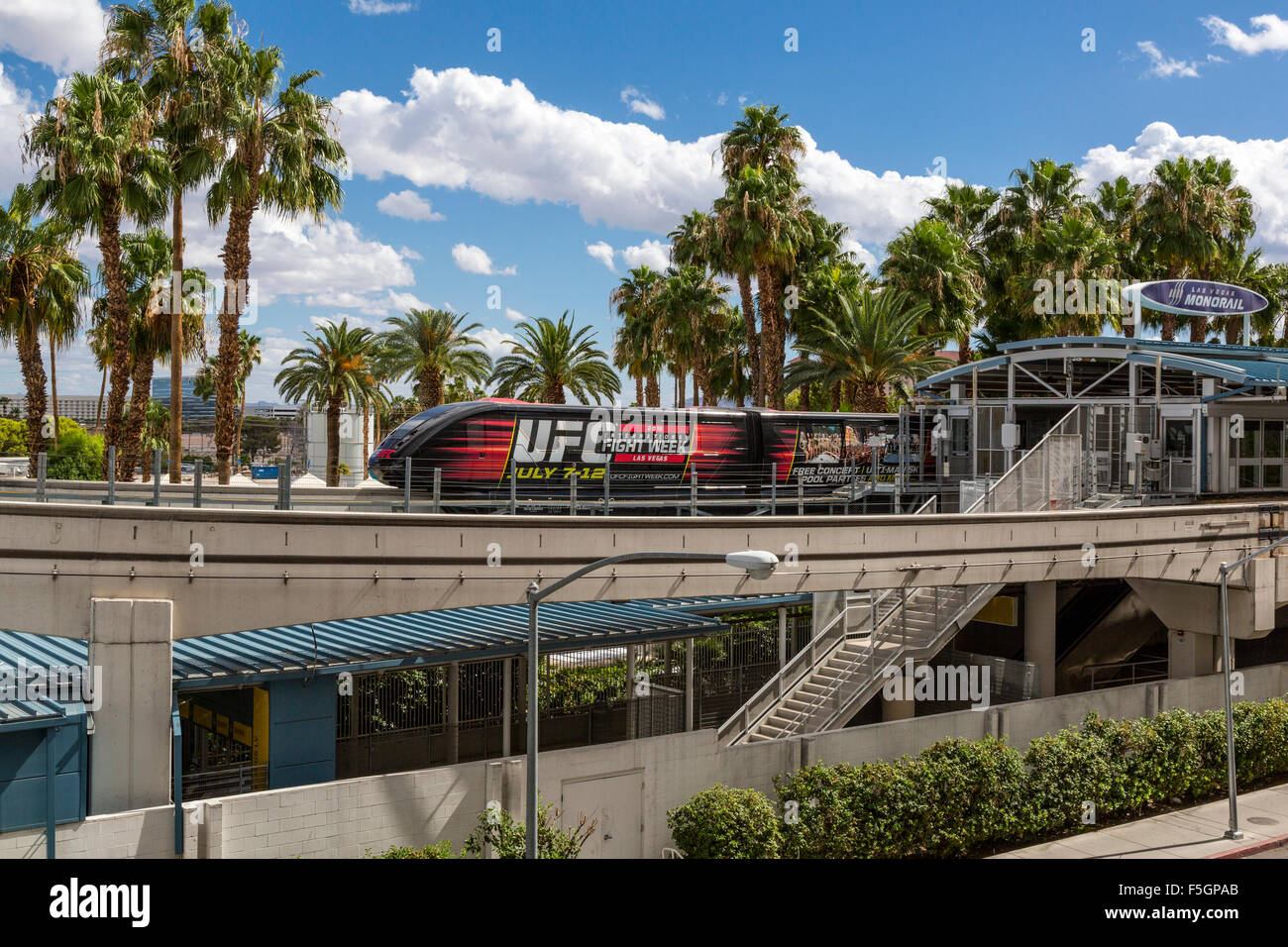 Las Vegas, Nevada. Monorail Passing through Station Stock Photo Alamy