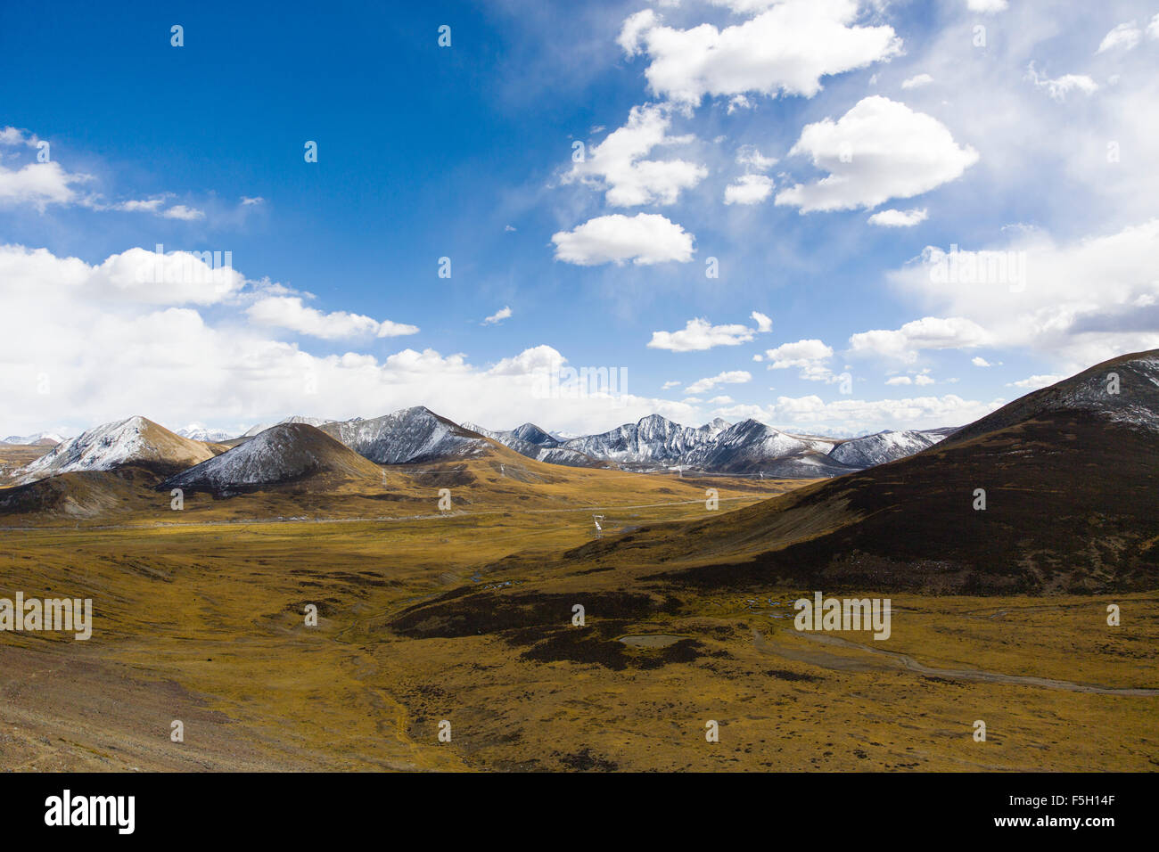 Tanggula mountains in Tibet, China Stock Photo - Alamy