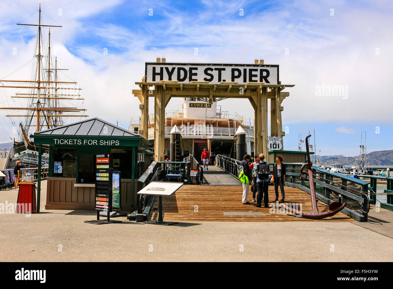 Hyde Street Pier (San Francisco Maritime National Historical Park) photo 1