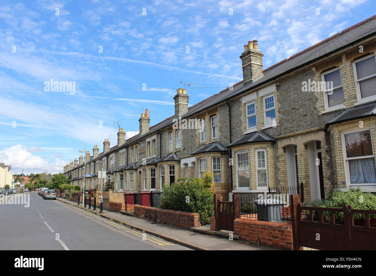 A row of town houses in Caversham, Berkshire, England /Casas adosadas