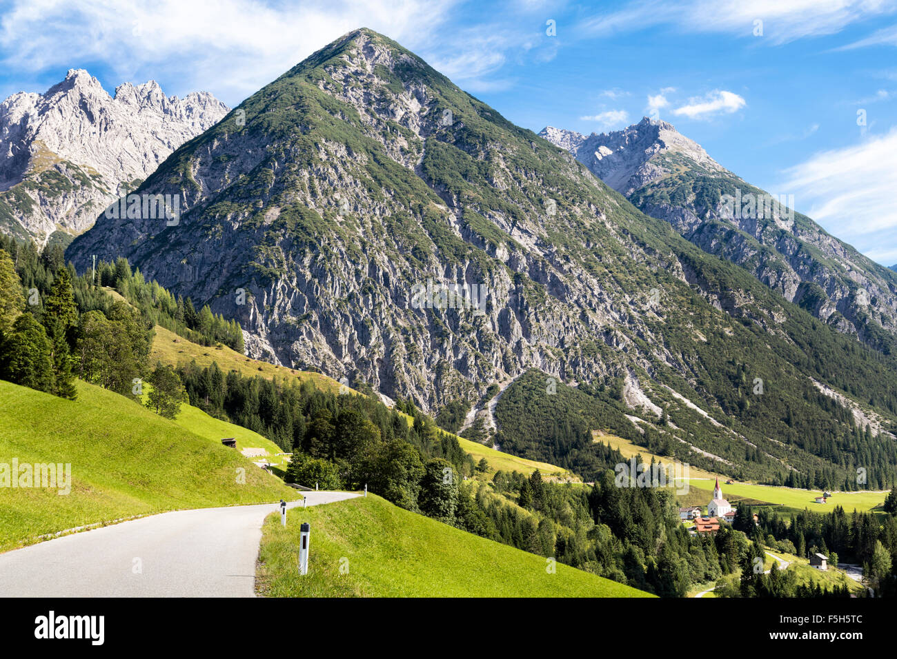 Austrian village in the alps hi-res stock photography and images - Alamy