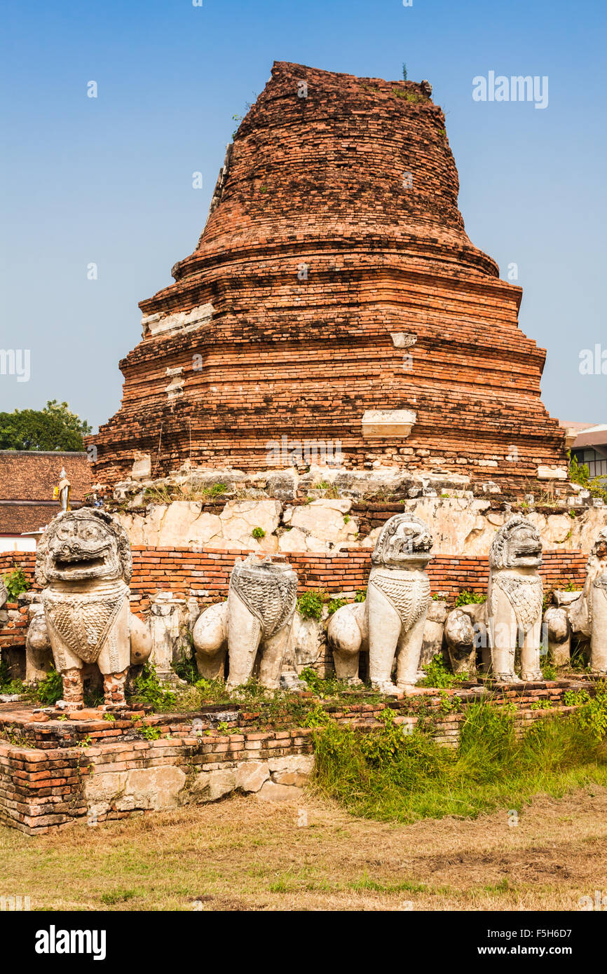 Ayutthaya historical park monk hi-res stock photography and images - Alamy