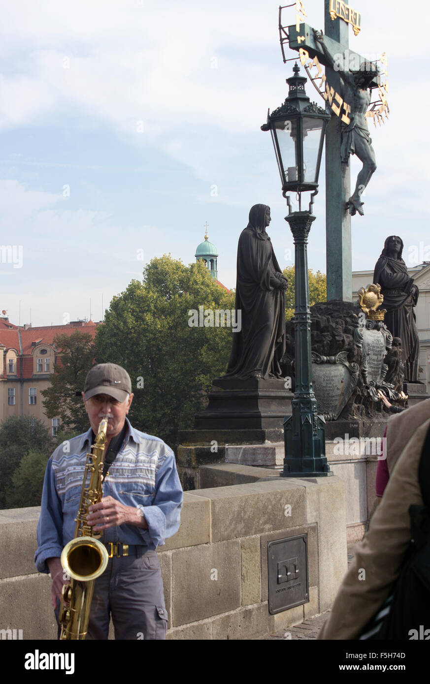 Prague street musician hi-res stock photography and images - Alamy