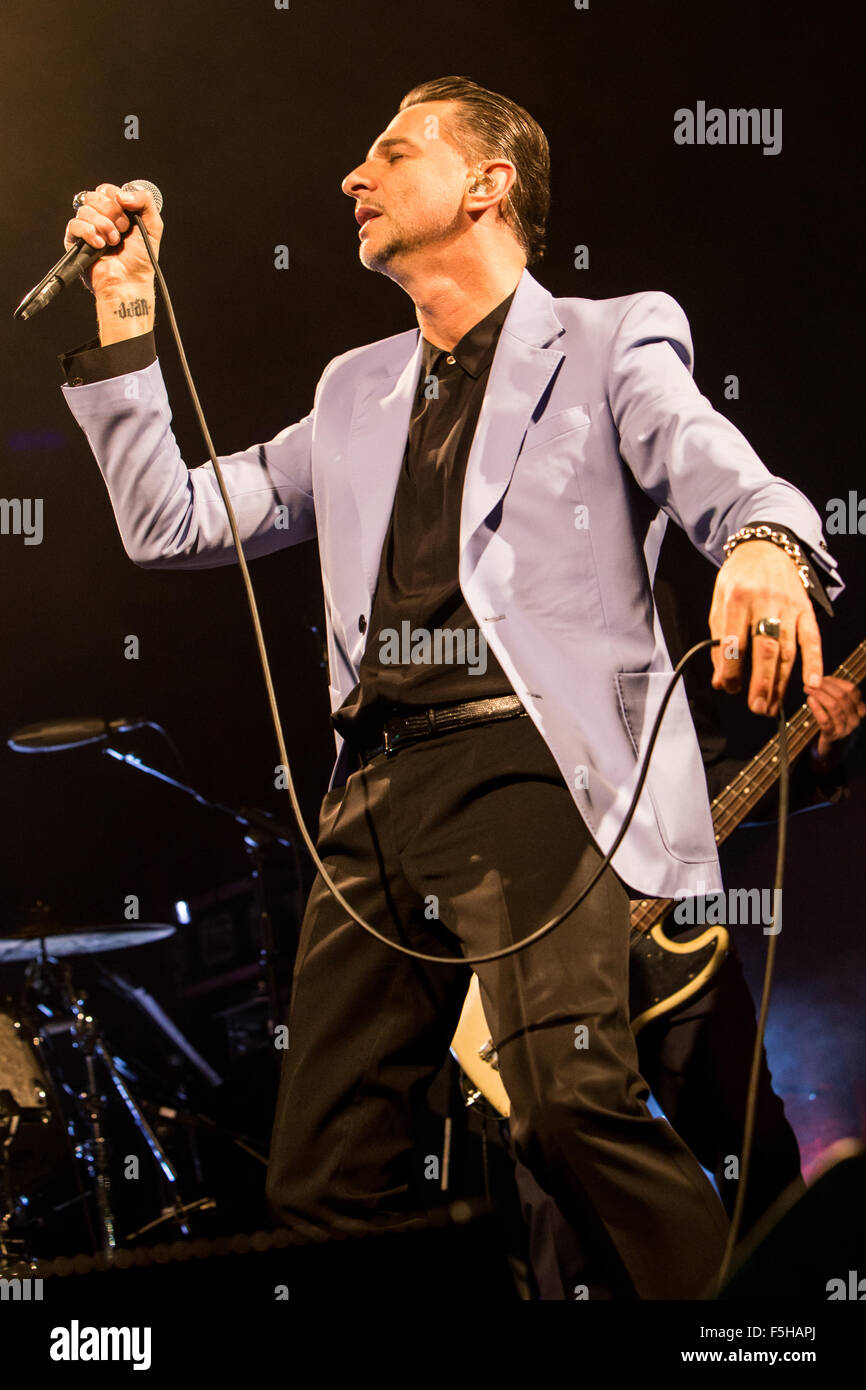 Milan Italy. 04th November 2015. The English singer-songwriter and lead vocal of Depeche Mode DAVE GAHAN with the electric duo Soulsavers performs live on stage at Fabrique to presents their new second album 'Angels & Ghosts' Credit:  Rodolfo Sassano/Alamy Live News Stock Photo