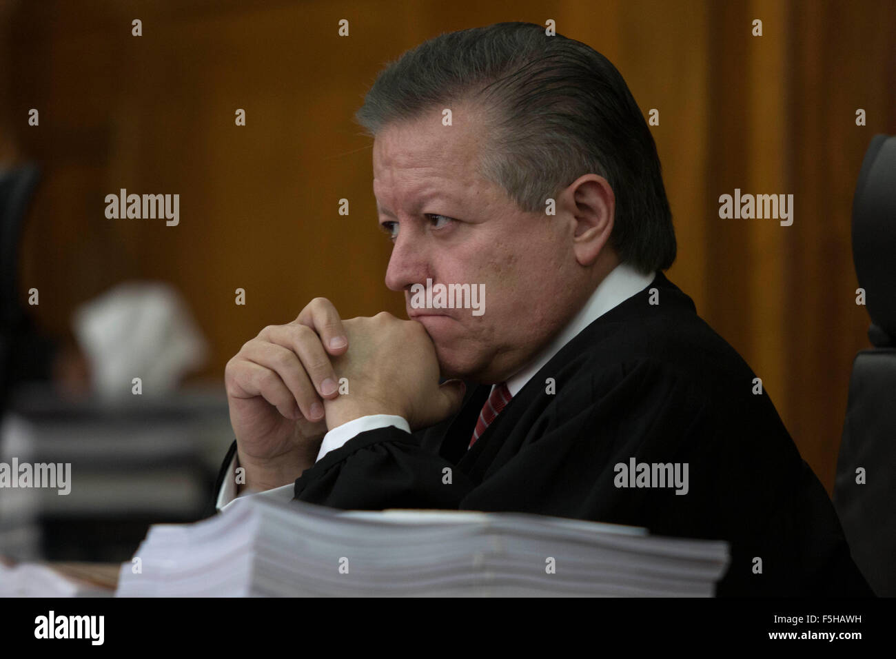 Mexico City, Mexico. 4th Nov, 2015. Supreme Court judge Arturo Zaldivar attends a session of the Supreme Court in Mexico City, capital of Mexico, on Nov. 4, 2015. Mexico's National Supreme Court of Justice approved a ruling of the cultivation, processing and personal consumption of marijuana with recreational and entertainment purposes on Wednesday. © Alejandro Ayala/Xinhua/Alamy Live News Stock Photo