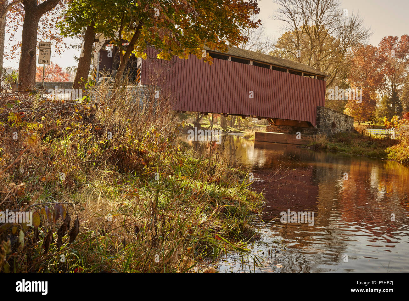 Hammer Creek Covered Bridge, Lititz, Lancaster County, Pennsylvania, USA Stock Photo