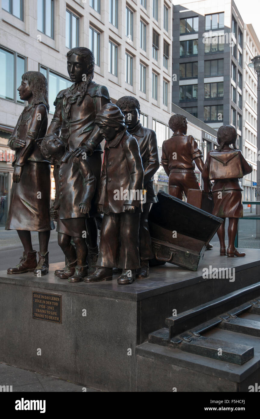 World war two evacuees hi-res stock photography and images - Alamy