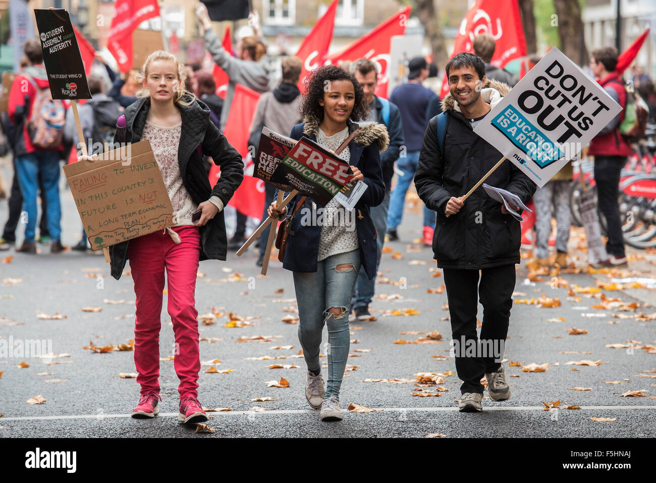 London, UK. 4th November, 2015. A student march against fees and many other issues starts in Malet Street and heads for Westminster via the West End. Credit:  Guy Bell/Alamy Live News Stock Photo