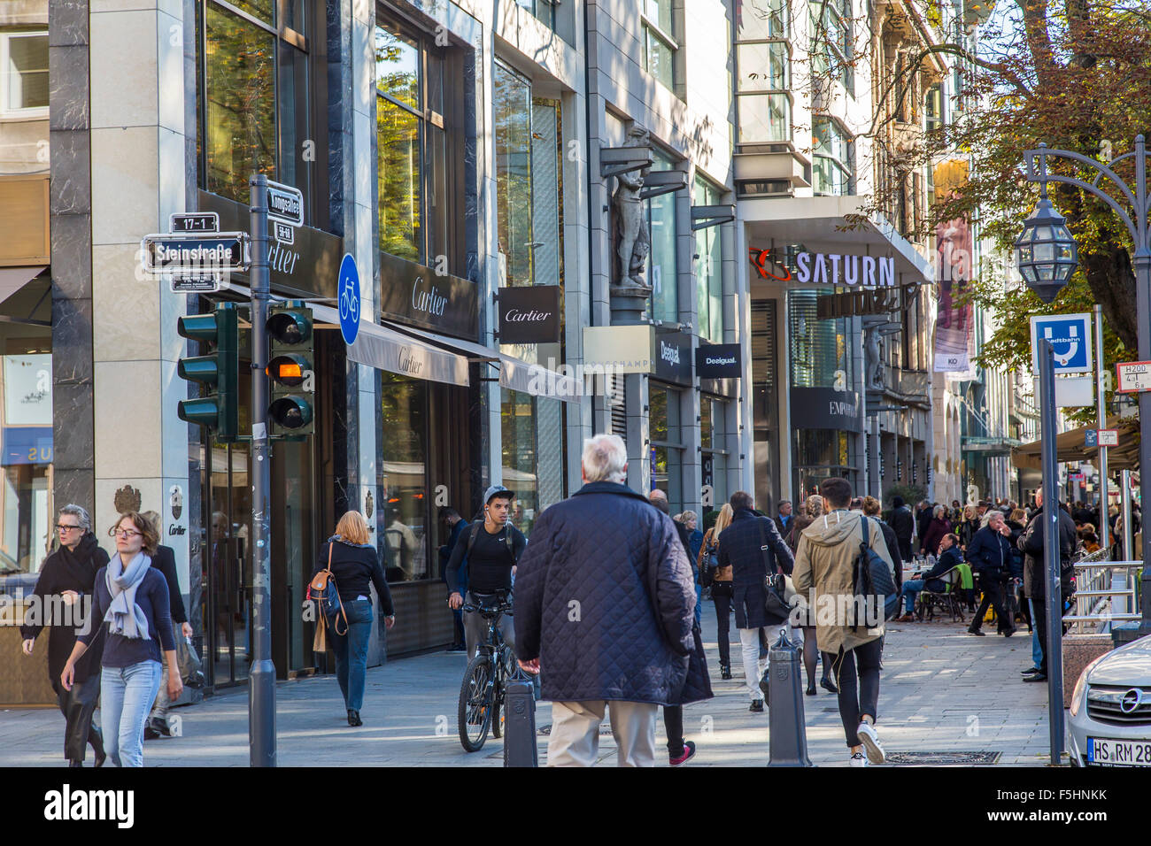 Königsallee, called Kö, noble central shopping street with many expensive  brand stores and shops, Düsseldorf, Germany Stock Photo - Alamy