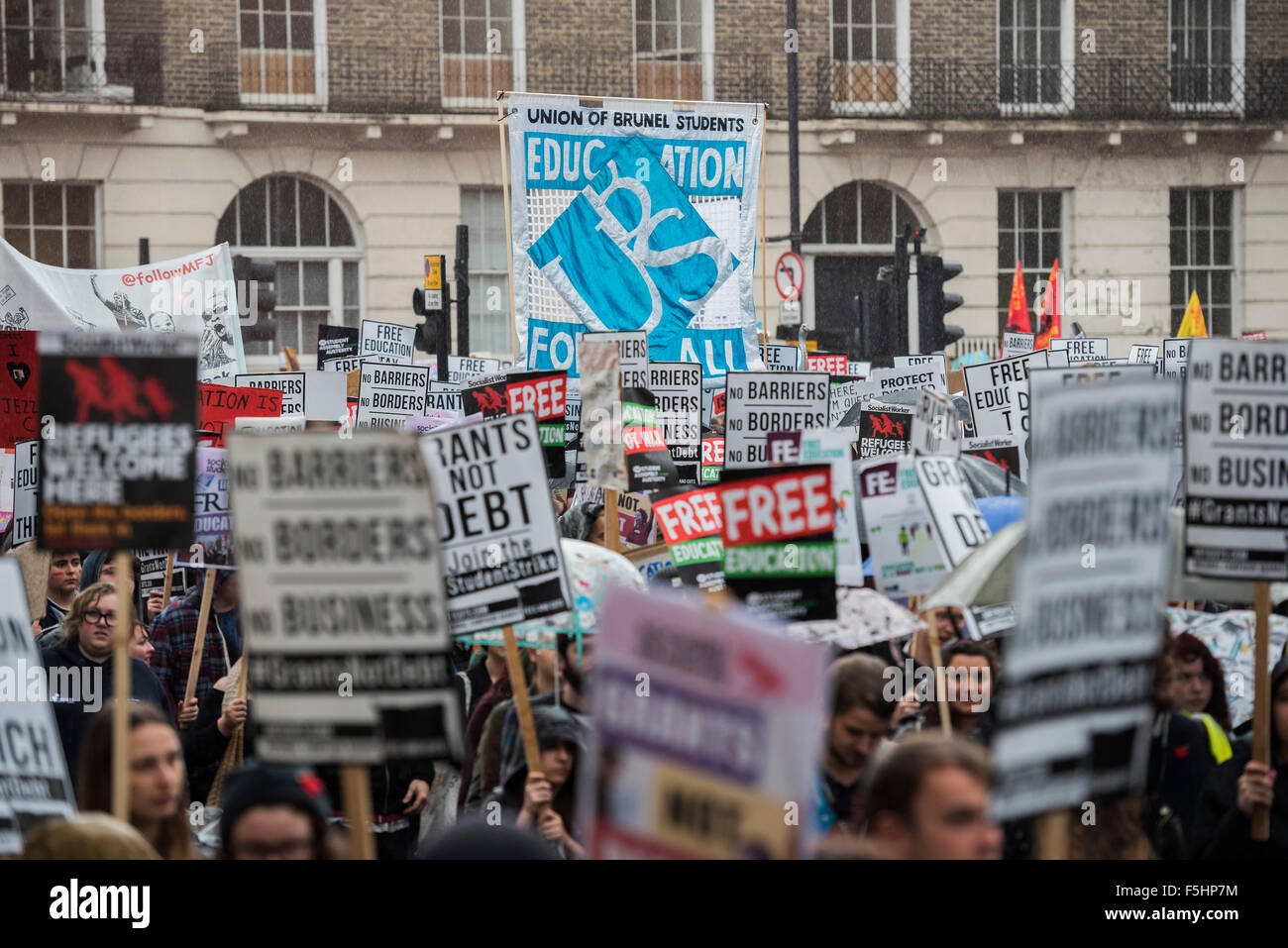 London, UK. 4th November, 2015. A student march against fees and many other issues starts in Malet Street and heads for Westminster via the West End. Credit:  Guy Bell/Alamy Live News Stock Photo