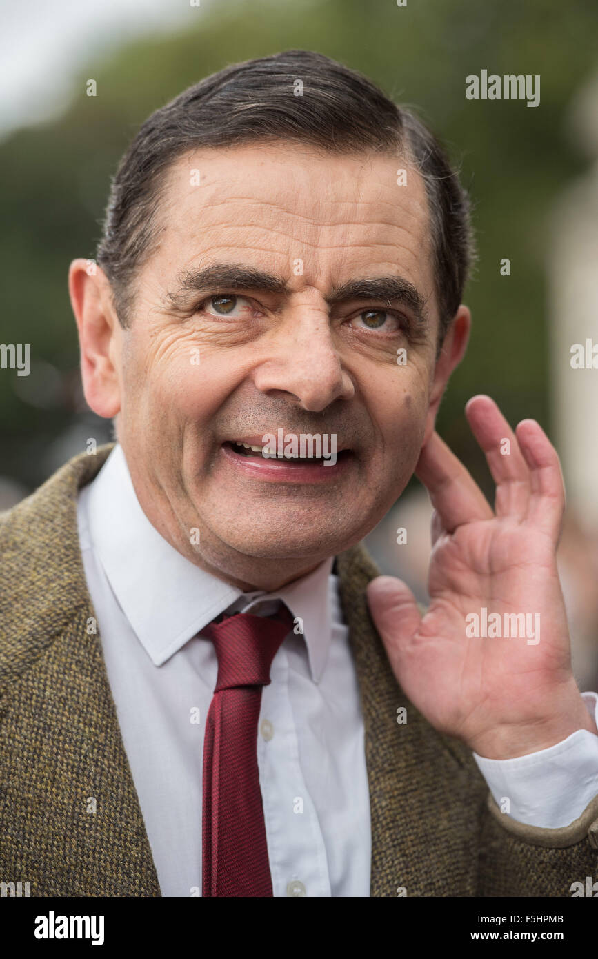 The British comedy icon, Mr. Bean is celebrating 25 years of success in and  heading to Buckingham Palace. Featuring: Rowan Atkinson Where: London,  United Kingdom When: 04 Sep 2015 Stock Photo - Alamy