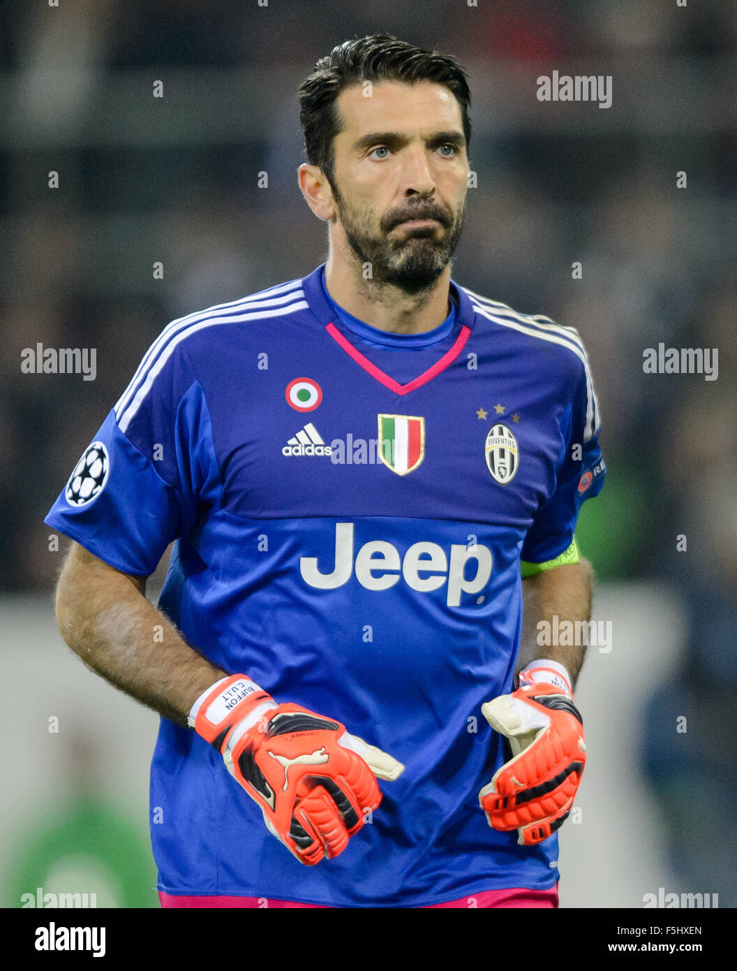 Moenchengladbach, Germany. 03rd Nov, 2015. Turin's goalkeeper Gianluigi ...