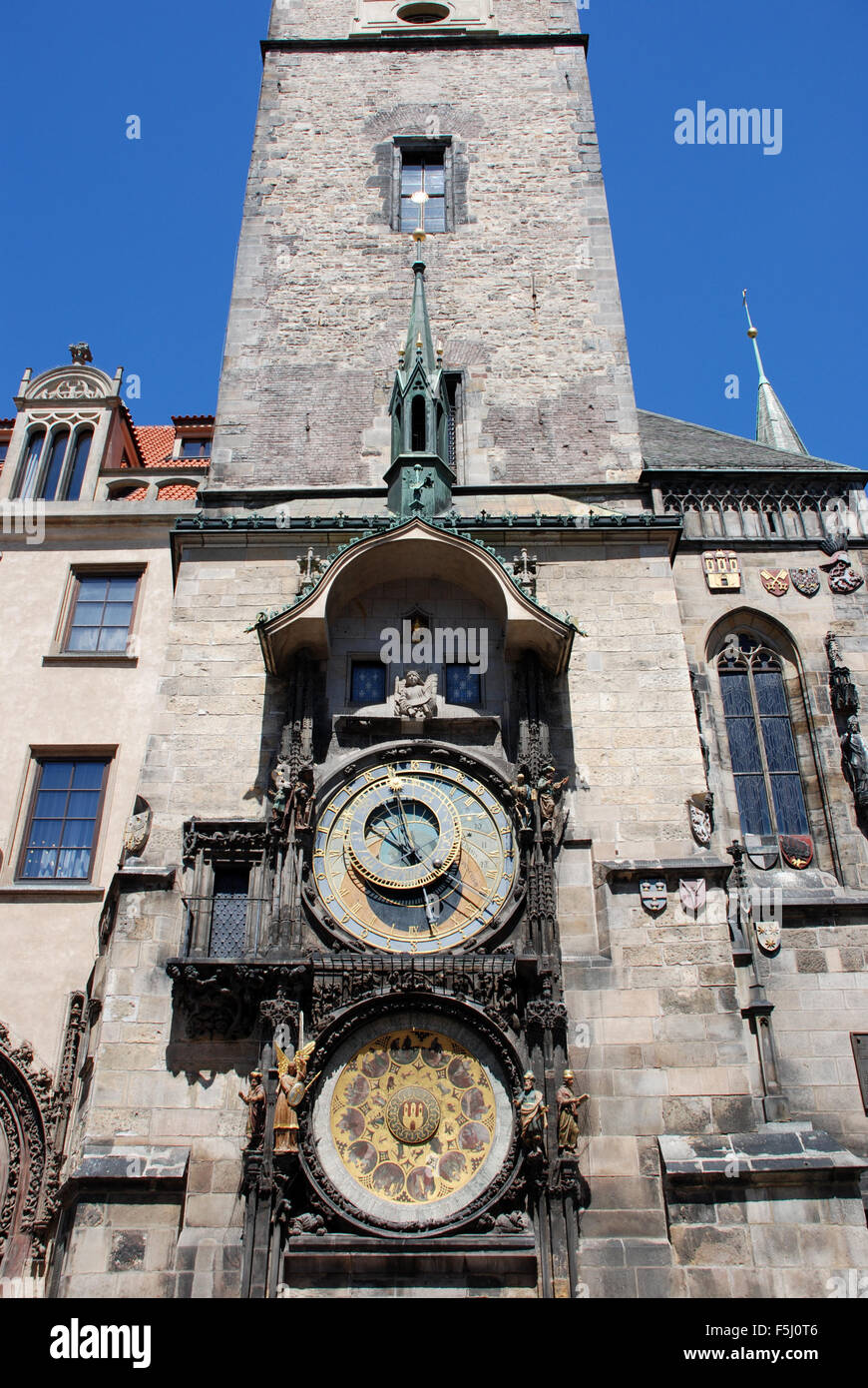 Clock with moving figures hi-res stock photography and images - Alamy