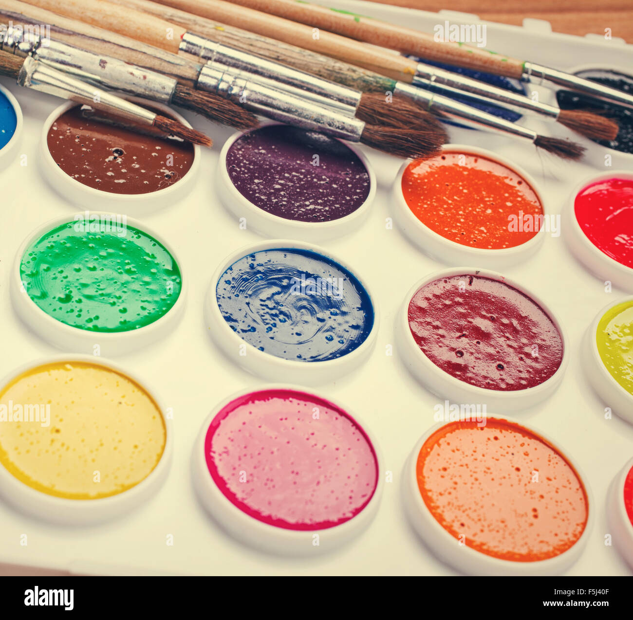 Oil painting brushes hi-res stock photography and images - Alamy
