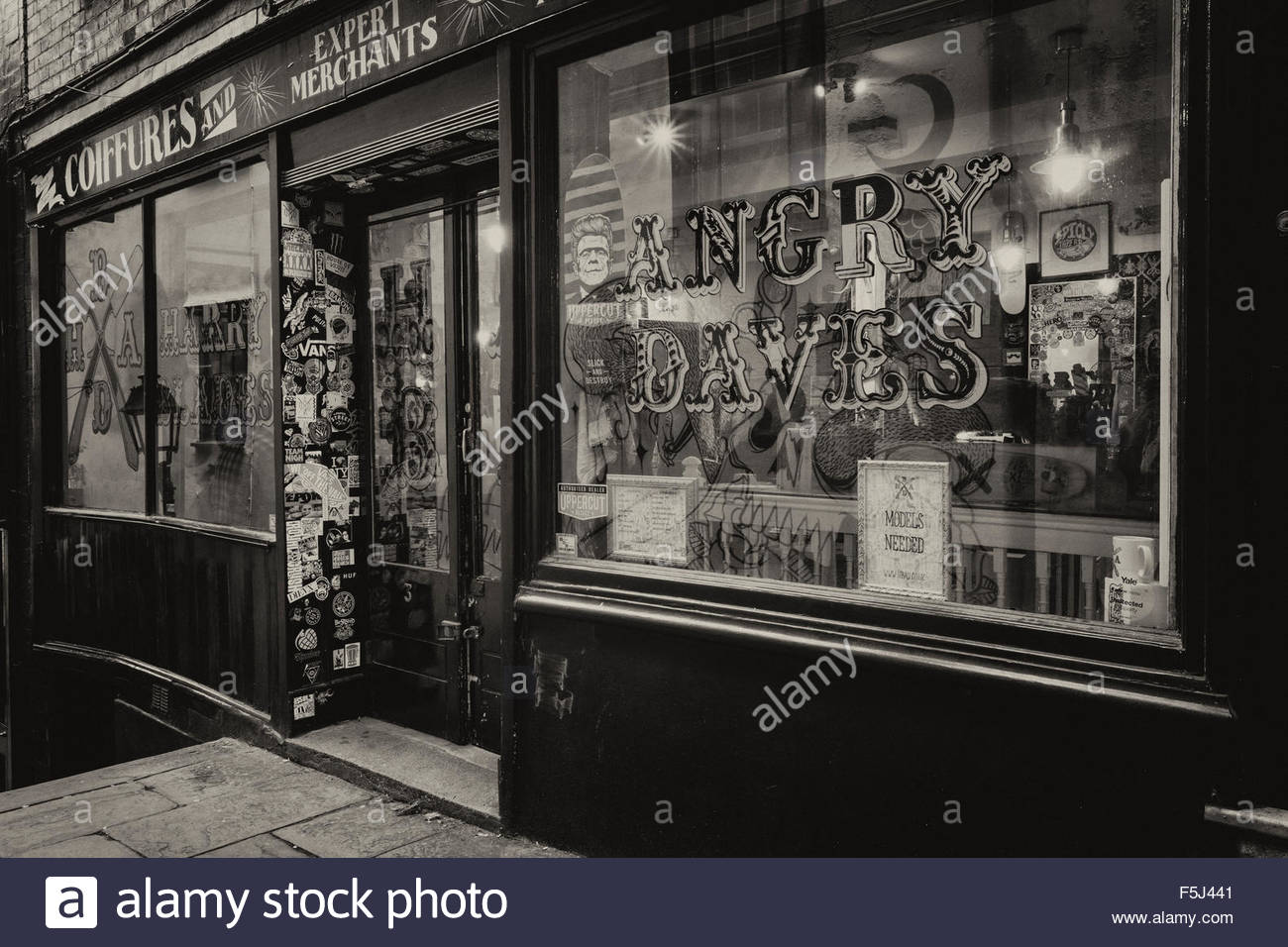Barber Shop Window Stock Photos &amp; Barber Shop Window Stock Images - Alamy