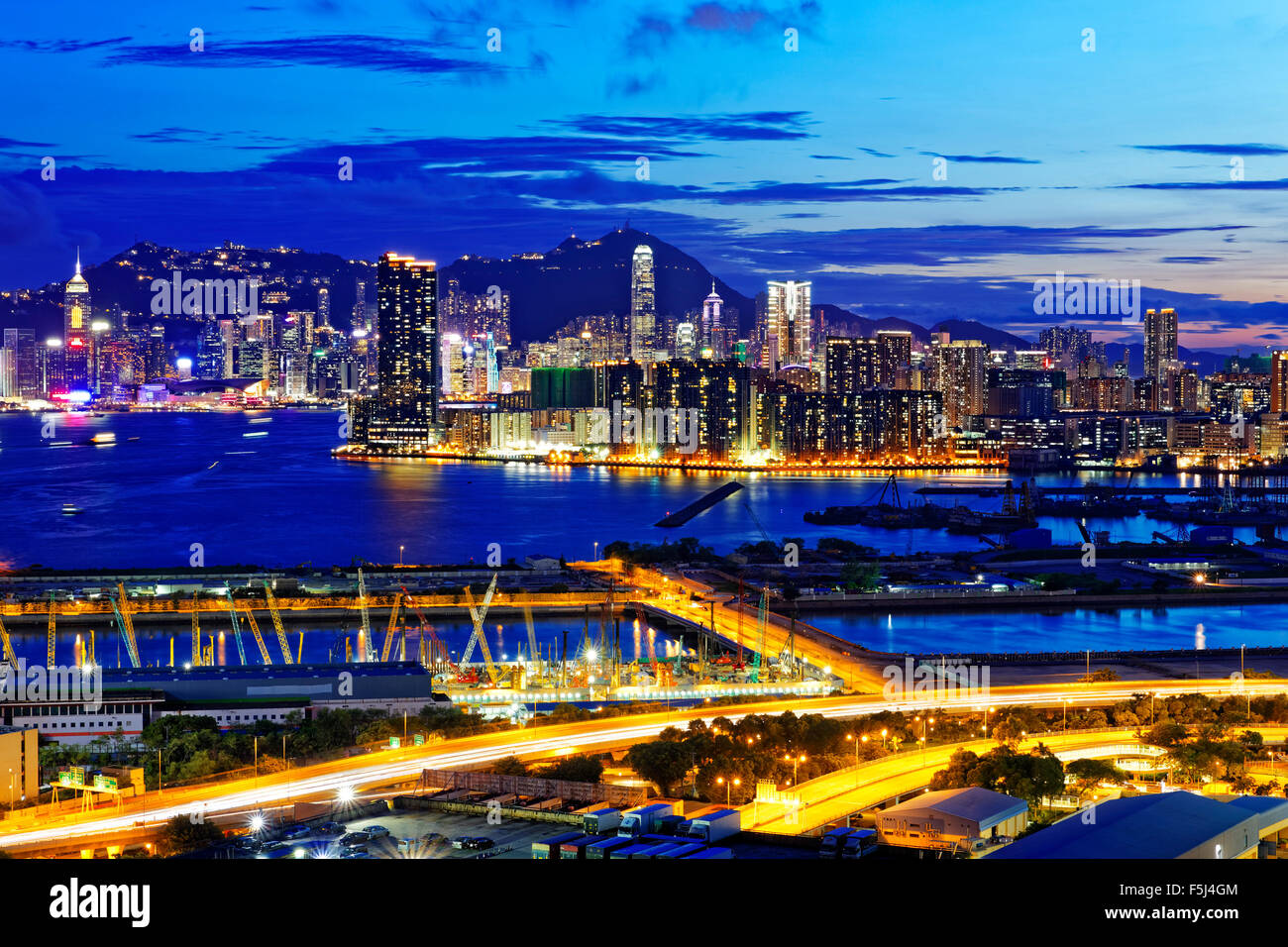 Hong Kong Kowloon at night Stock Photo - Alamy