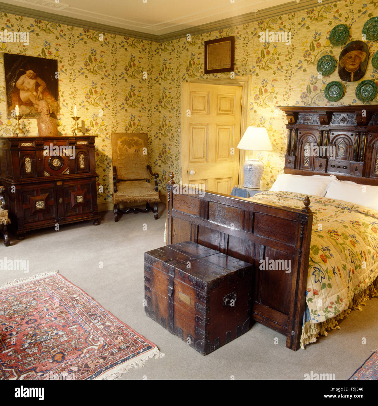 Wall bed vintage hires stock photography and images Alamy