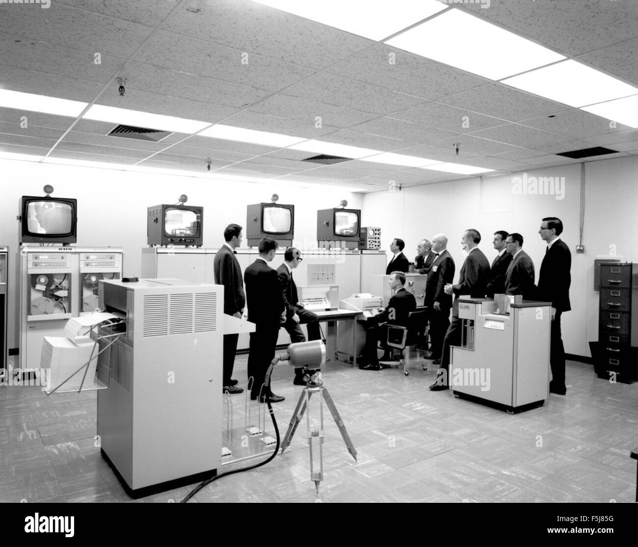 Atlas Details Computer Lab; Building 33; Broadband Switch Demo Date ...