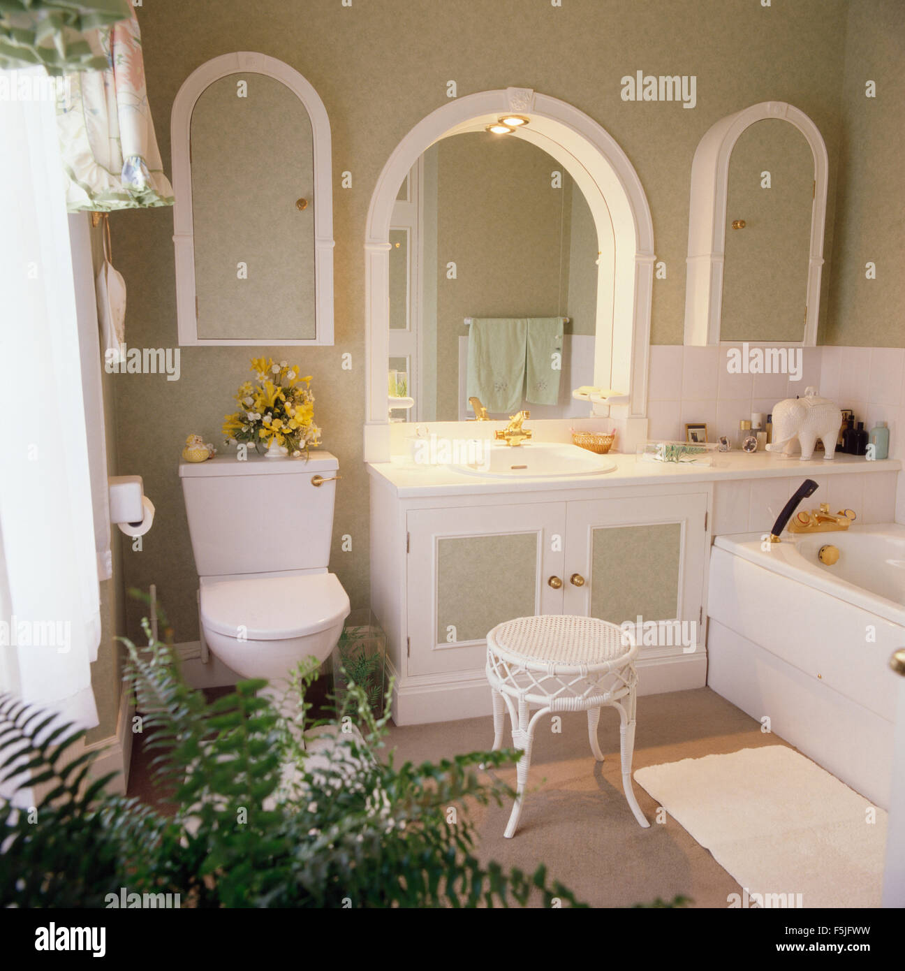 Arched mirror above vanity unit hires stock photography and images Alamy