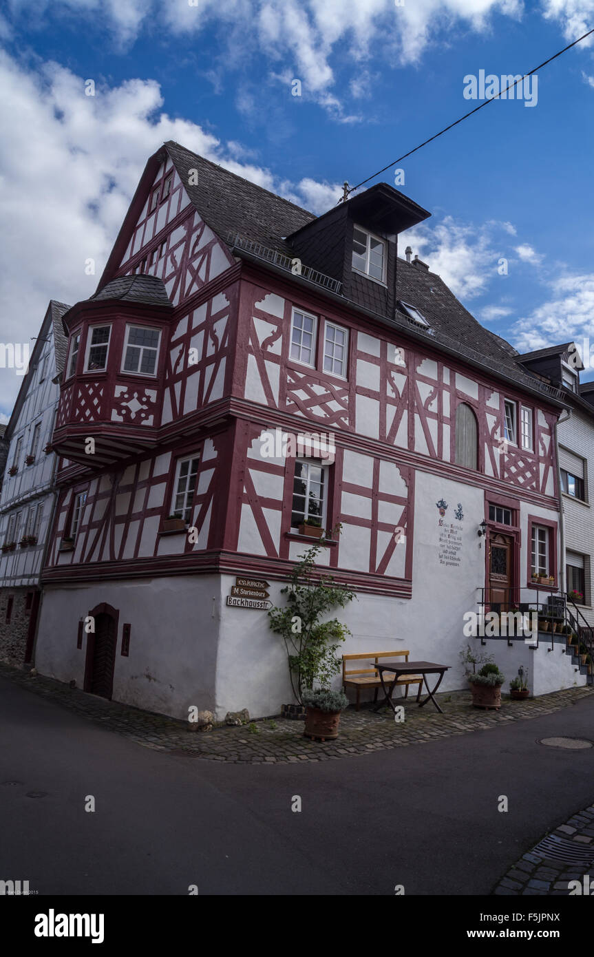 Hauptgebäude eines Gehöfts in Enkirch an der Mosel, Deutschland 1930er