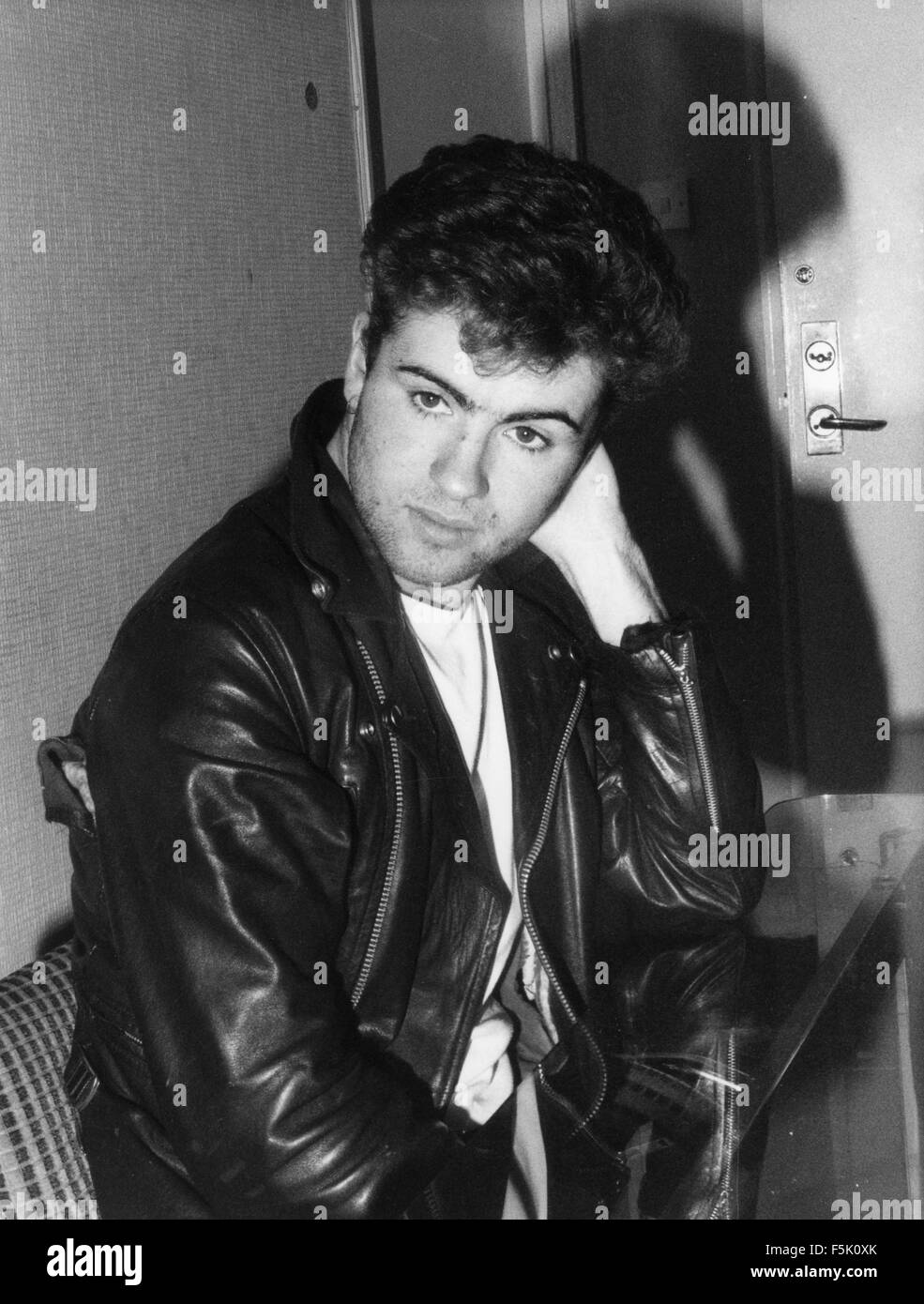 GEORGE MICHAEL UK pop musician in late 1982 at the offices of Wham's first record company Innervision. Photo: Rudi Keuntje Stock Photo