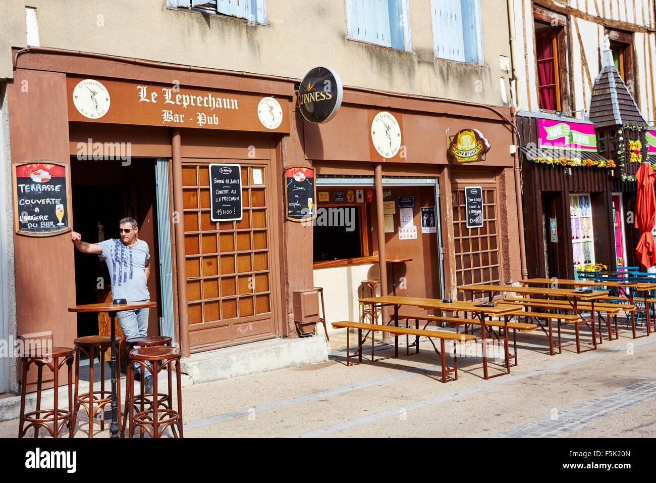Le Leprechaun bar in Limoges, Limousin, HauteVienne, France Stock