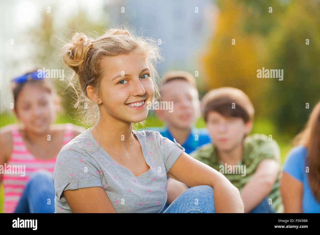 Teen friends fun boy girl hi-res stock photography and images - Alamy