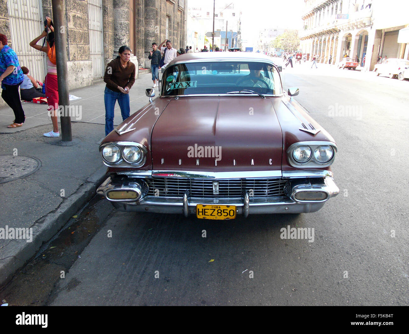 Feb 15, 2006; Havana, CUBA; One of many Cuban Maquinas, aka Yank tanks or pre 1960 American Classic cars in the streets of Havana. One in eight cars in Cuba today is a pre-1960s American brand Ford, Chevrolet, Cadillac, Chrysler, Packard and other classic models. The Republic of Cuba is located in the northern Caribbean and south of the United States. The first European to visit Cuba was explorer Christopher Columbus in 1492. Centuries of colonial rule and revolutions followed. Batista was deposed by Fidel Castro and Che guevara in 1953. After the revolution trade with comminist Russia grew. T Stock Photo