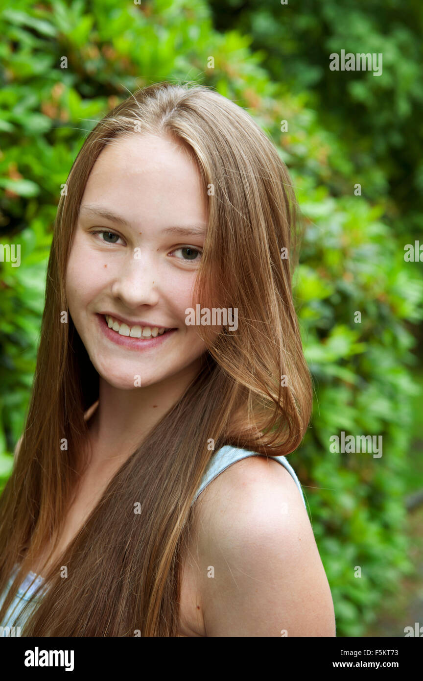 Teen portrait vertical hi-res stock photography and images - Alamy