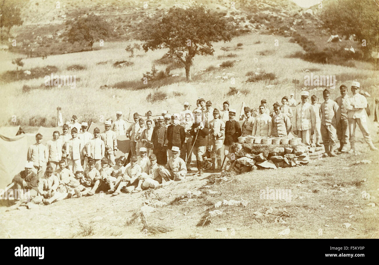 Large group of soldiers hi-res stock photography and images - Alamy