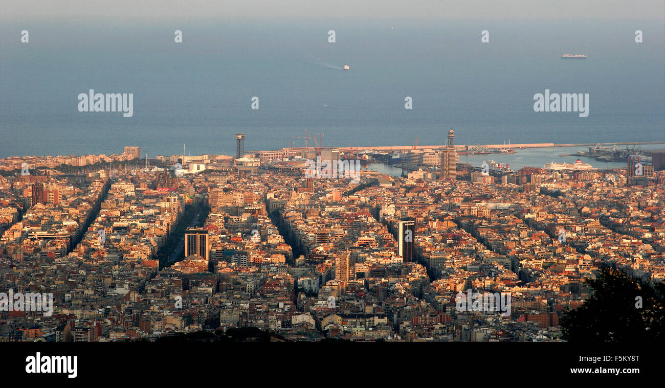 Barcelona skyline view city hi-res stock photography and images - Alamy