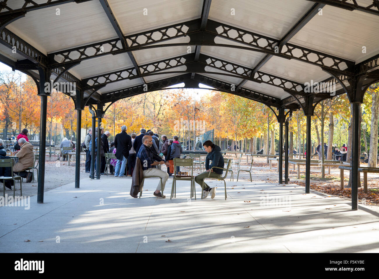 chess players in jardin du luxembourg, paris , france Stock Photo Alamy