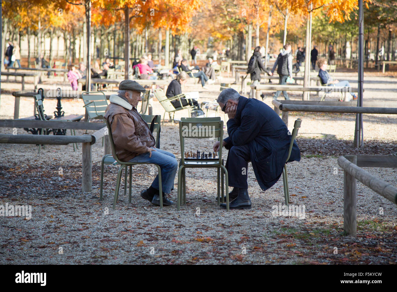 chess players in jardin du luxembourg, paris , france Stock Photo Alamy